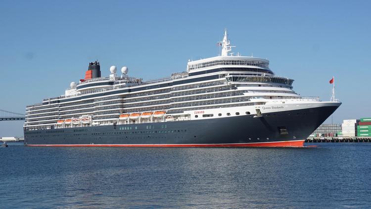  Рейс Cunard Queen Elizabeth розгорнули на півдорозі через спалах COVID-19