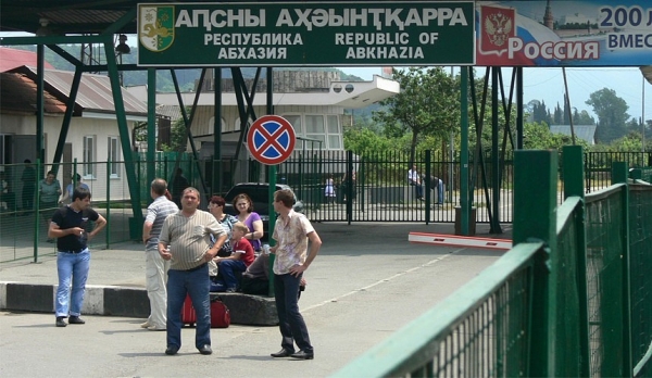  Росспоживнагляд: при поверненні з Абхазії потрібно здавати ПЛР-тест 