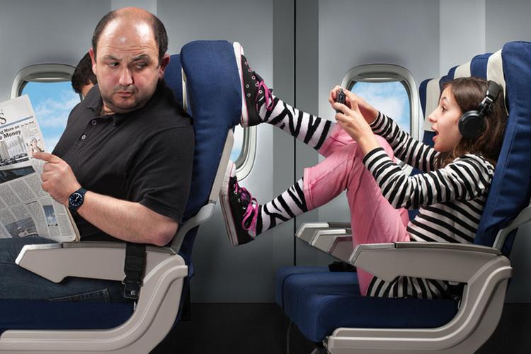 Japan Airlines знайшла спосіб розсадити в польоті нервових пасажирів і плачуть дітей