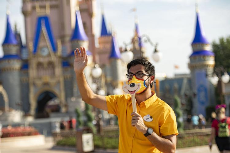  Walt Disney World оновив правила носіння масок у своїх парках 
