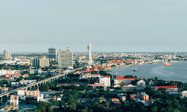  влада Таїланду знову пом'якшила обмеження по COVID-19 в більшості провінцій країни 