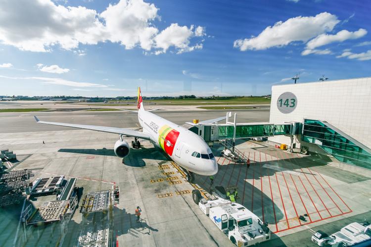  Холдинг Air France-KLM зацікавлений в покупці авіакомпанії TAP Air Portugal