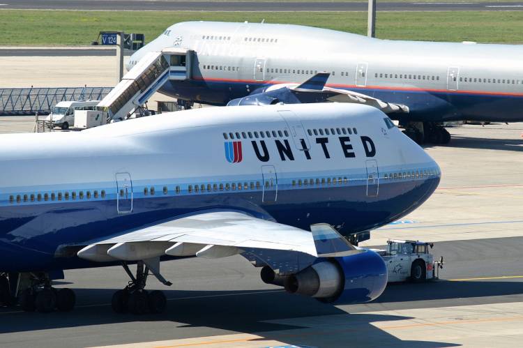 чому зазнав невдачі тримоторний варіант лайнера Boeing 747?