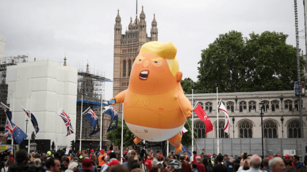  надувна лялька Трампа в Лондоні 